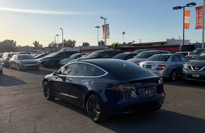 
								2020 Tesla model 3 Standard Range Plus Sedan 4D full									