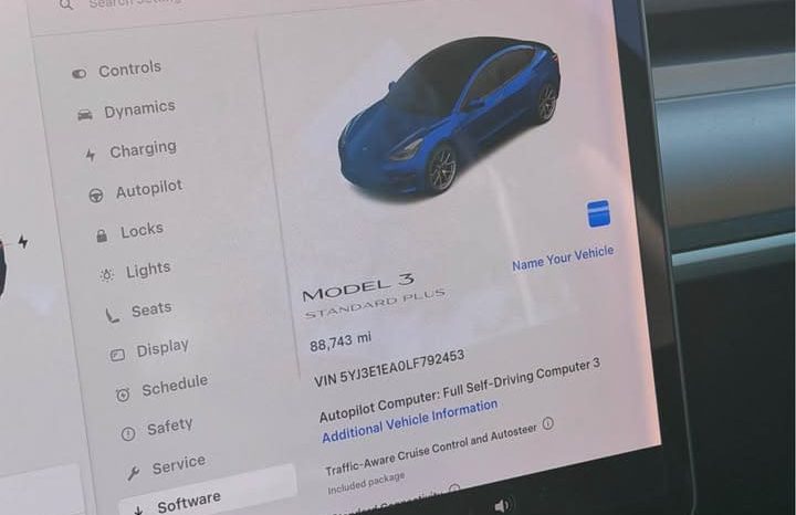 
								2020 Tesla model 3 Standard Range Plus Sedan 4D full									