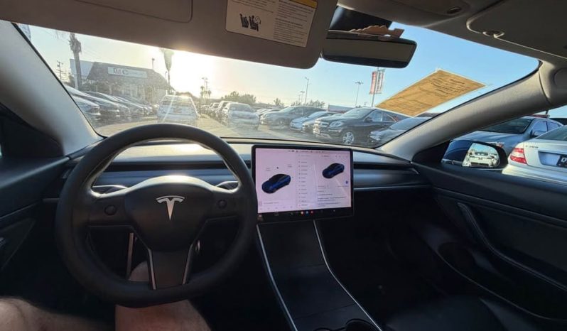 
								2020 Tesla model 3 Standard Range Plus Sedan 4D full									