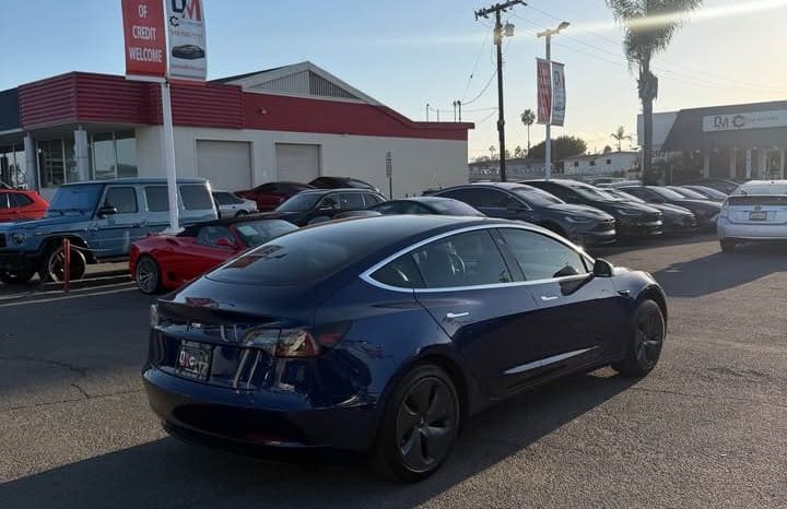 
								2020 Tesla model 3 Standard Range Plus Sedan 4D full									