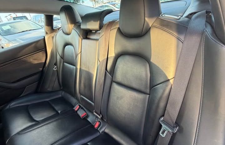 
								2019 Tesla model 3 Standard Range Plus Sedan 4D full									