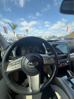
										2011 Subaru legacy full									