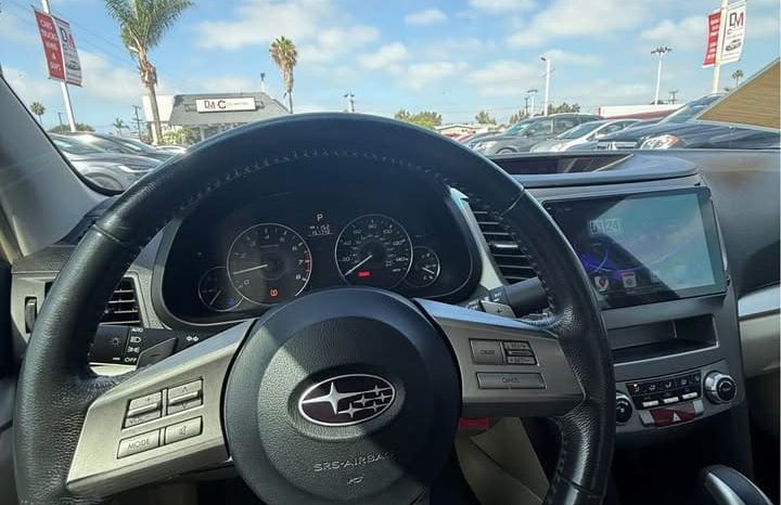 
								2011 Subaru legacy full									