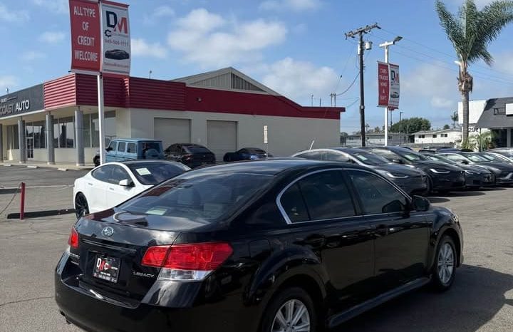 
								2011 Subaru legacy full									