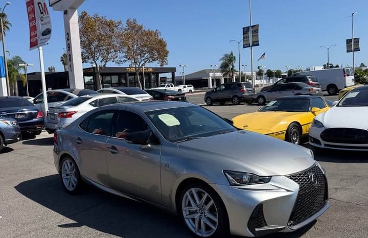 
								2017 Lexus is 200T F Sport full									