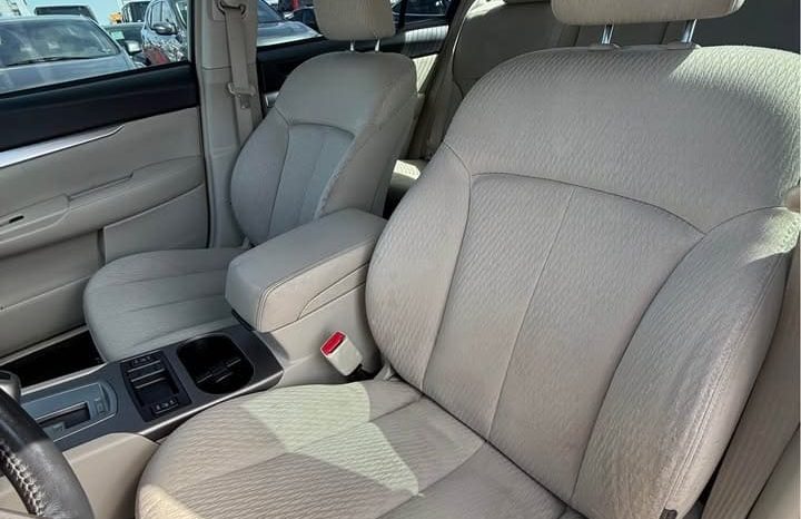 
								2011 Subaru legacy full									