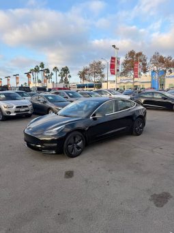 
										2019 Tesla model 3 Standard Range Plus Sedan 4D full									