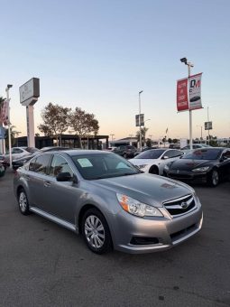 
										2011 Subaru legacy full									