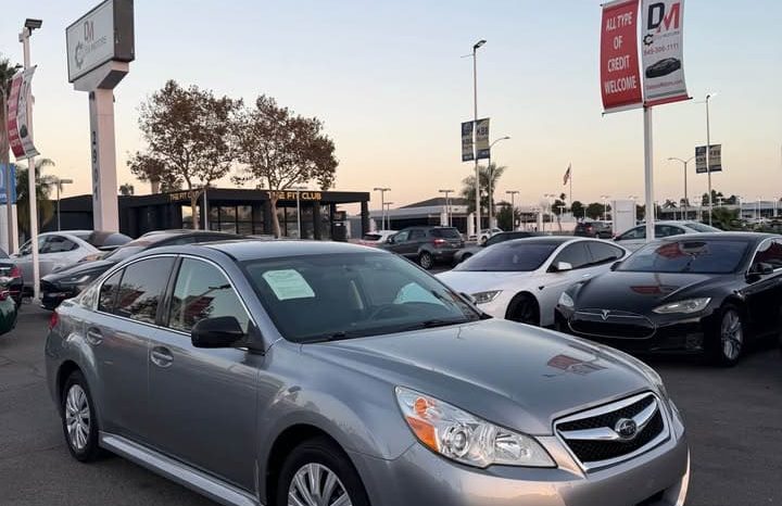
								2011 Subaru legacy full									