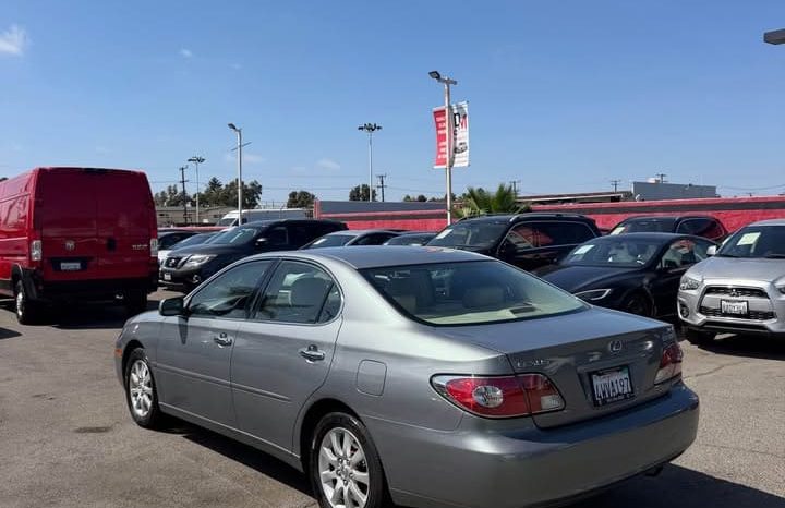 
								2002 Lexus ES 300 Sedan 4D full									