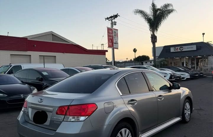
								2011 Subaru legacy full									
