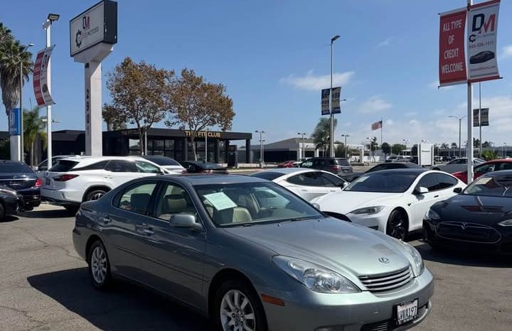 
								2002 Lexus ES 300 Sedan 4D full									