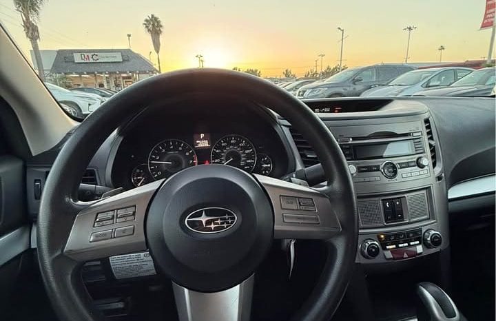 
								2011 Subaru legacy full									