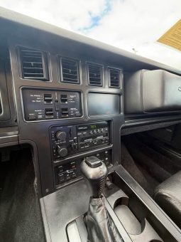 
										1987 Chevrolet corvette full									