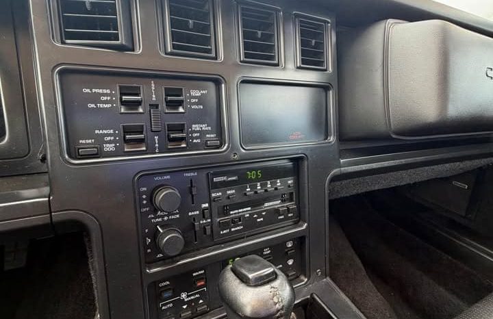 
								1987 Chevrolet corvette full									