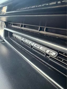 
										2018 Dodge challenger SXT full									