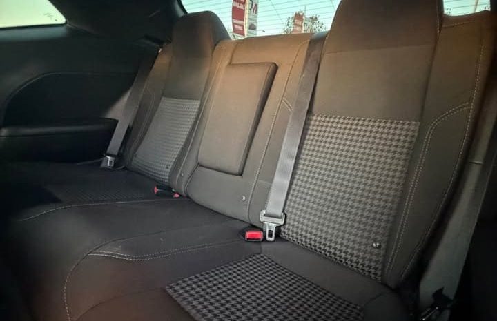 
								2018 Dodge challenger SXT full									