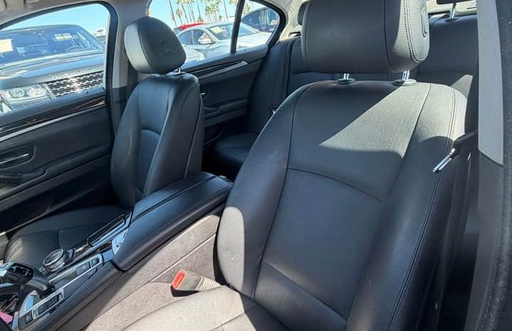 
								2014 BMW 5 series 528i Sedan 4D full									