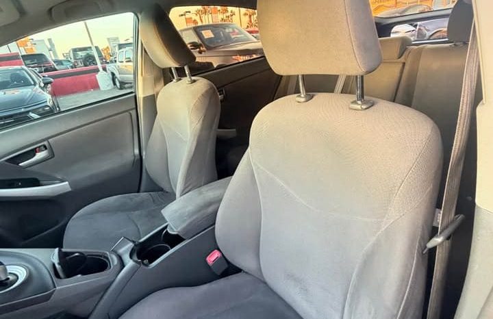 
								2011 Toyota prius full									