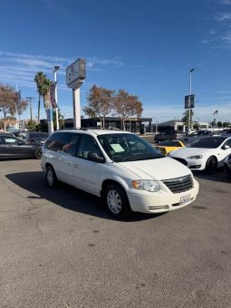 
										2007 Chrysler town & country full									