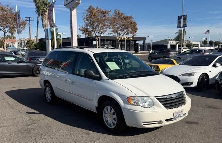 
								2007 Chrysler town & country full									