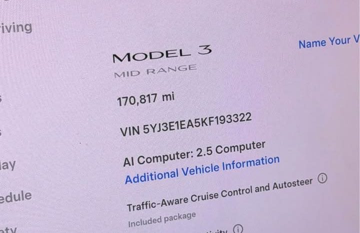 
								2019 Tesla model 3 Mid Range Sedan 4D full									