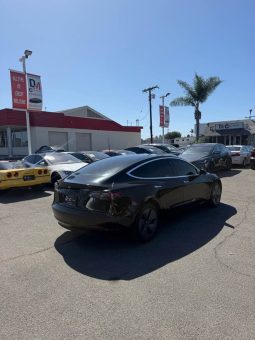 
										2019 Tesla model 3 Mid Range Sedan 4D full									