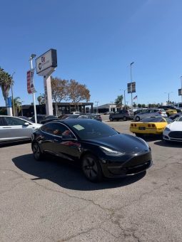 
										2019 Tesla model 3 Mid Range Sedan 4D full									