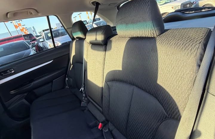 
								2011 Subaru outback full									
