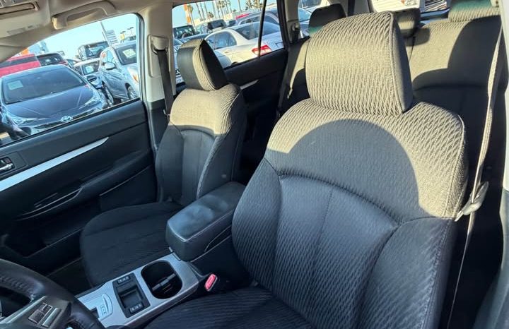 
								2011 Subaru outback full									