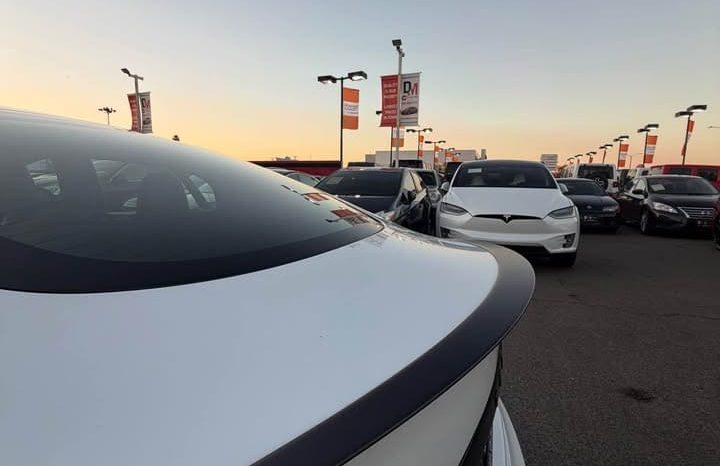 
								2021 Tesla model s Plaid Sedan 4D full									