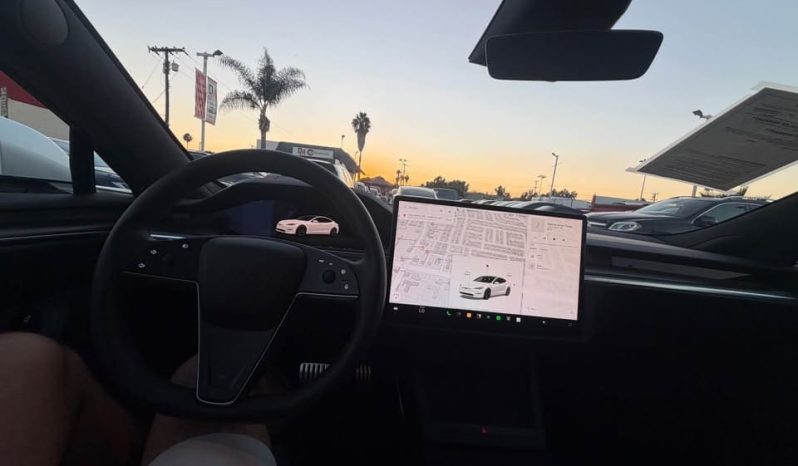 
								2021 Tesla model s Plaid Sedan 4D full									
