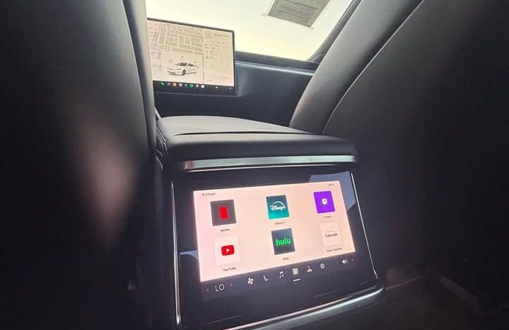 
								2021 Tesla model s Plaid Sedan 4D full									