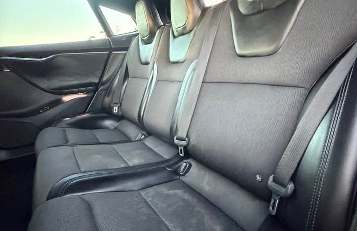 
								2018 Tesla model s 75D Sedan 4D full									