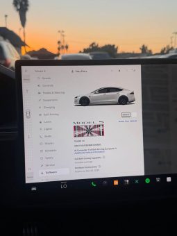 
										2021 Tesla model s Plaid Sedan 4D full									