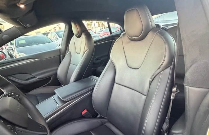 
								2021 Tesla model s Plaid Sedan 4D full									