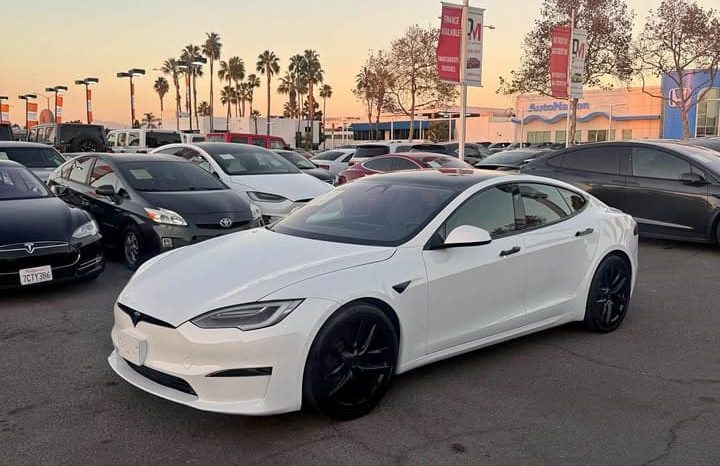 
								2021 Tesla model s Plaid Sedan 4D full									