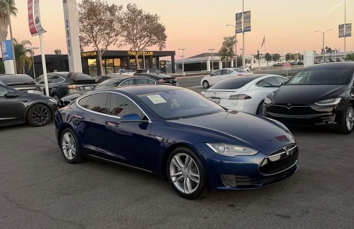 
								2015 Tesla model s 70D Sedan 4D full									
