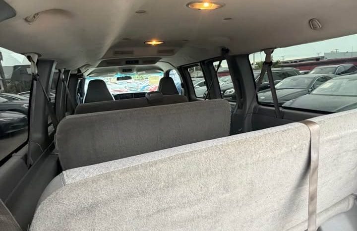 
								2006 Chevrolet express 2500 passenger full									