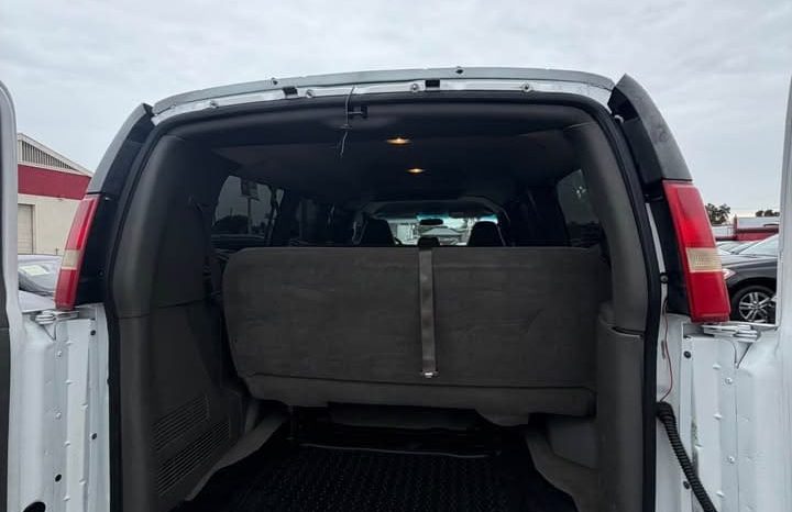 
								2006 Chevrolet express 2500 passenger full									