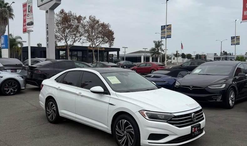 
								2020 Volkswagen jetta full									