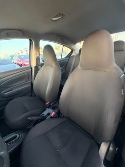 
										2015 Nissan versa full									