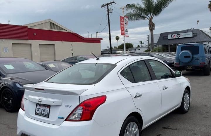 
								2015 Nissan versa full									