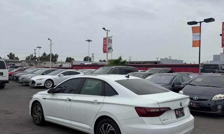 
								2020 Volkswagen jetta full									