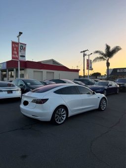 
										2018 Tesla Model 3 full									
