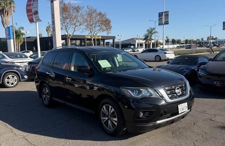 
								2017 Nissan pathfinder full									