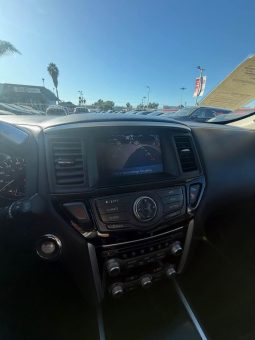 
										2017 Nissan pathfinder full									