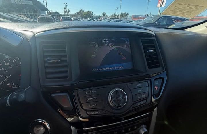 
								2017 Nissan pathfinder full									
