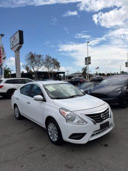 
										2015 Nissan versa full									