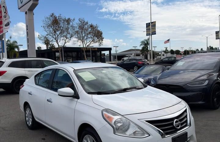 
								2015 Nissan versa full									